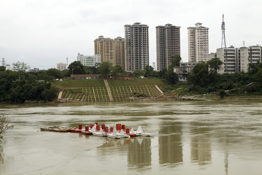 人民公园河堤改建