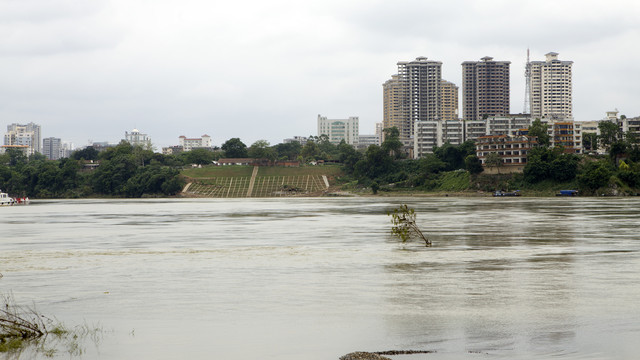 来宾人民公园河堤改建
