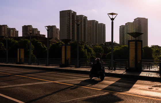 城市的午后阳光