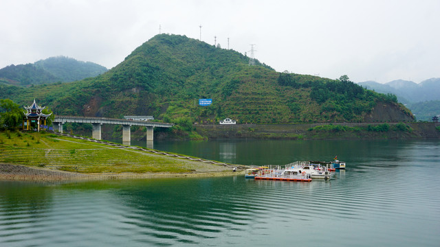 上庸镇圣水湖风光