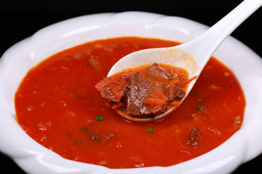 西红柿番茄牛腩汤牛肉