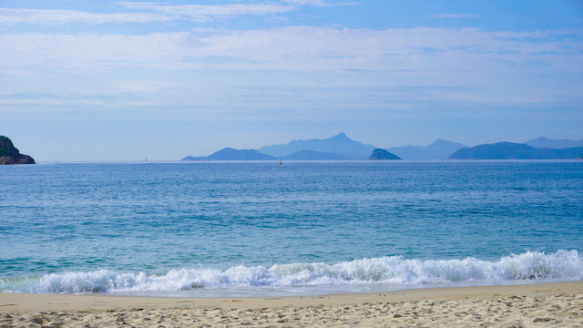 沙滩与海浪