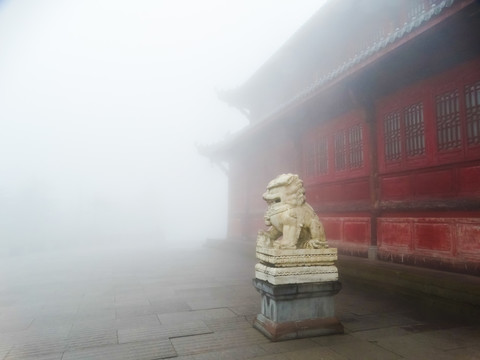 峨眉山金顶禅院