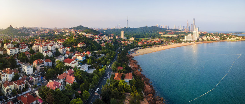 航拍青岛城市海岸线湾区建筑