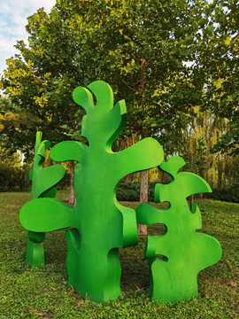 绿树造型雕塑