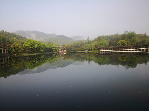 西湖浴鹄湾