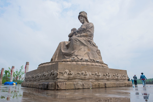 滦州古城母亲雕塑