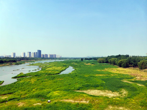 河流河岸