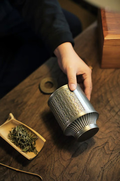 高档茶叶罐
