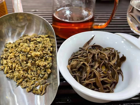 滇红金丝螺茶叶特写