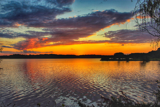 晚霞与夕阳