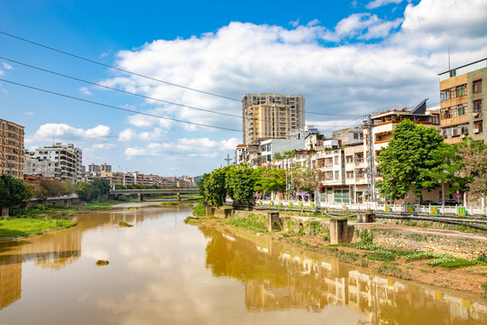 一河两岸