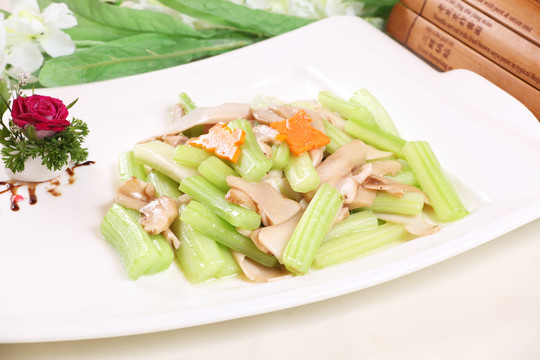 松茸烩西芹