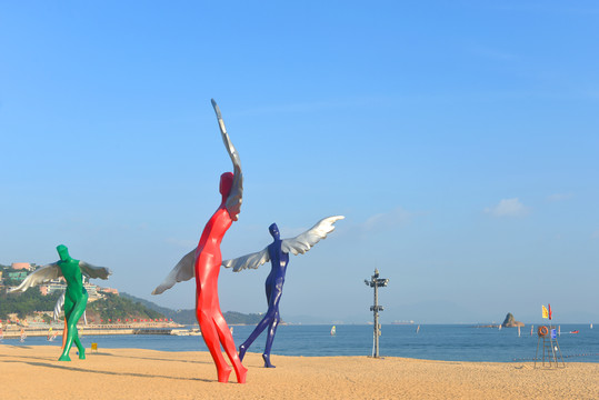 深圳大梅沙海滨羽翼人雕塑