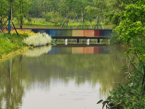 园林景观七彩桥