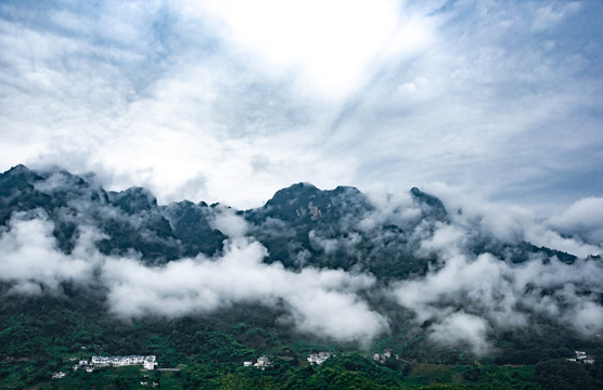 大山云雾