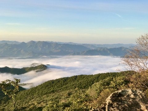 流云如河空际渡