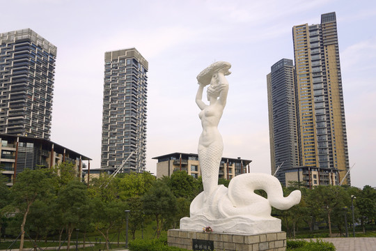 深圳女娲海滨公园补天雕塑