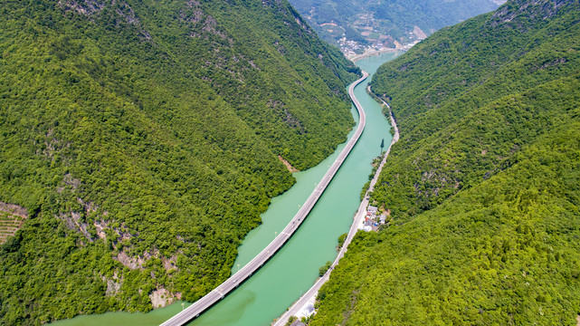 兴山水上公路