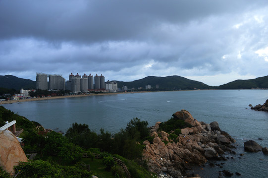 拂晓的海湾