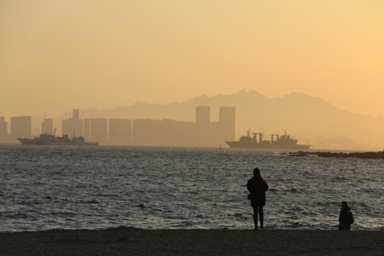 青岛海边剪影