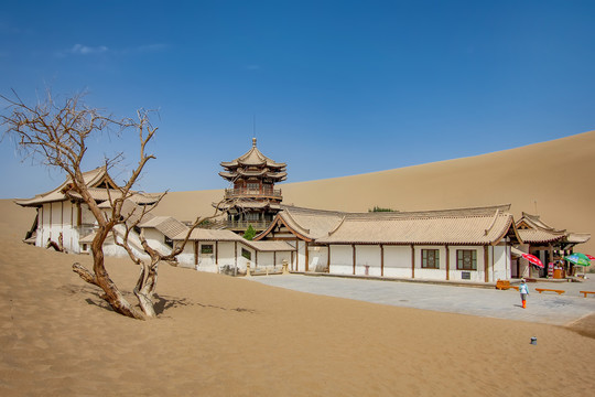 鸣沙山月牙泉