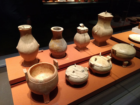 湖南省博物馆古代陶器展品