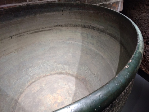 湖南博物馆古代铜水缸