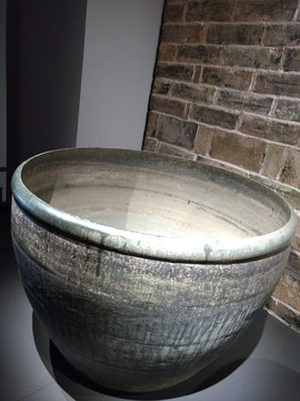 湖南省博物馆铜水缸