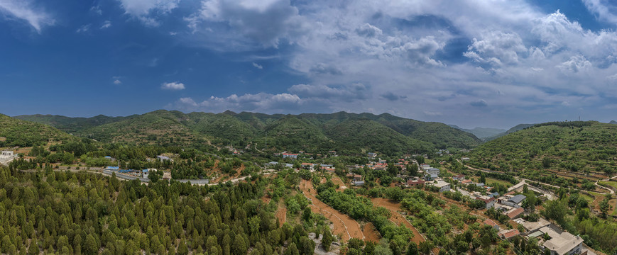 宽幅济南南部山区山乡全景