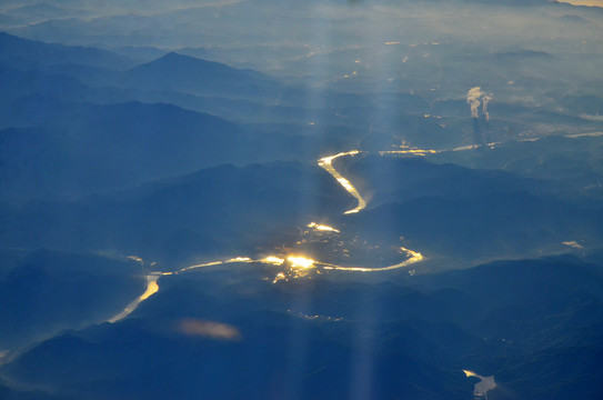 山脉河流