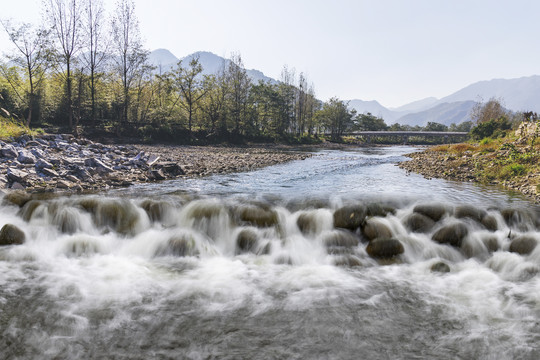 小溪河流