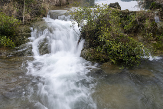 水流溪流清澈流水水源原生态