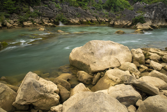 山谷河流溪流水源石头小河