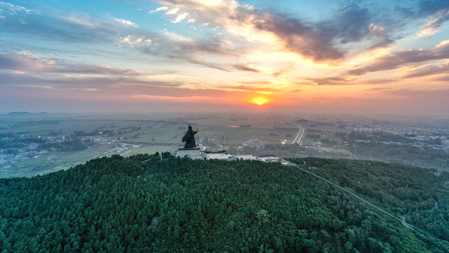 芒砀山日出