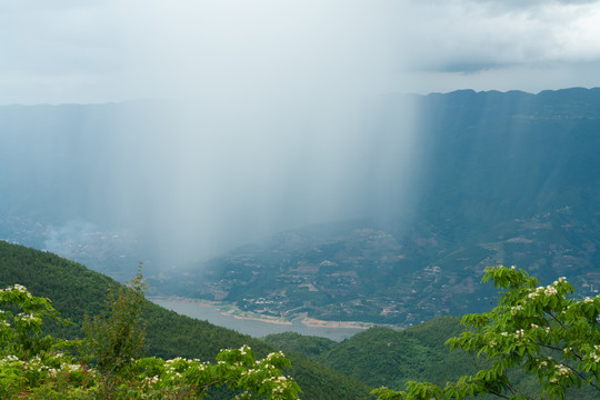 巫山山脉之山雨欲来