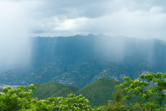 巫山山脉之山雨欲来