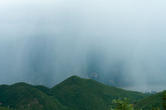 巫山山脉之山雨欲来