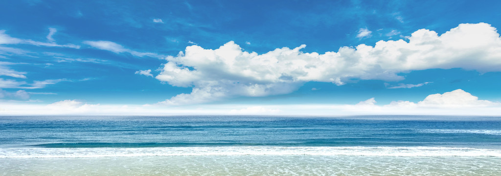 蓝天白云大海海滩