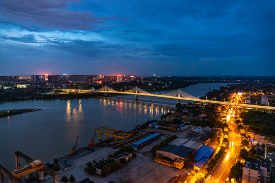 航拍湖南衡阳城市夜景风光