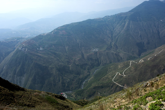 深山的道路