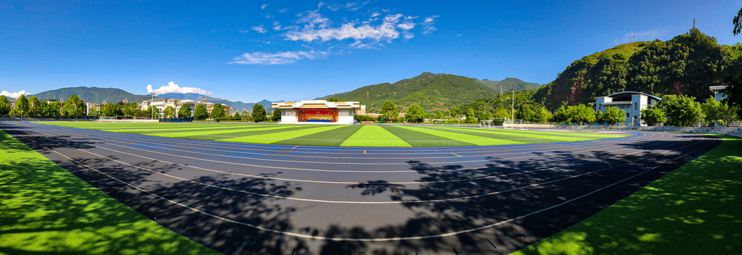 荥经中学体育场足球场全景