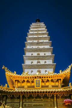 大理鸡足山寺庙佛塔