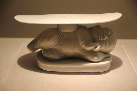 瓷枕头孩儿枕