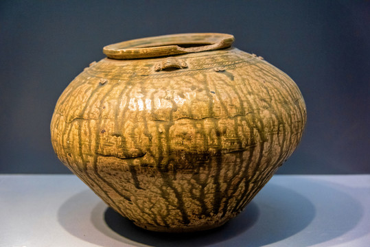南京博物院西周原始青瓷罐