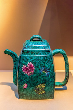南京博物院清画彩方形紫砂壶
