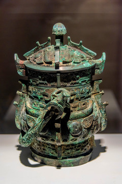 南京博物院商代青铜提梁卣