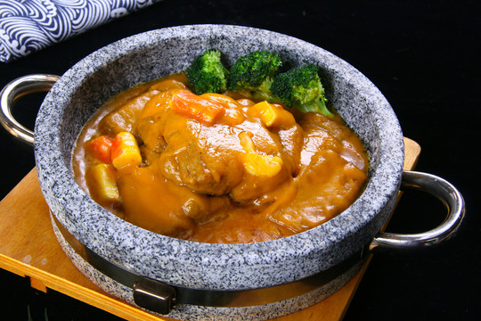石锅黑豆腐