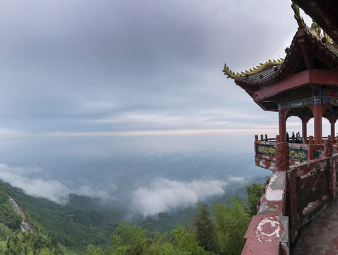 宜宾蜀南竹海龙吟寺云雾缭绕