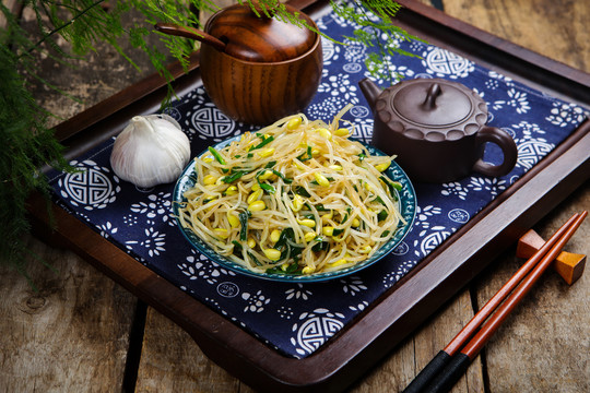 清新可口韭菜炒豆芽